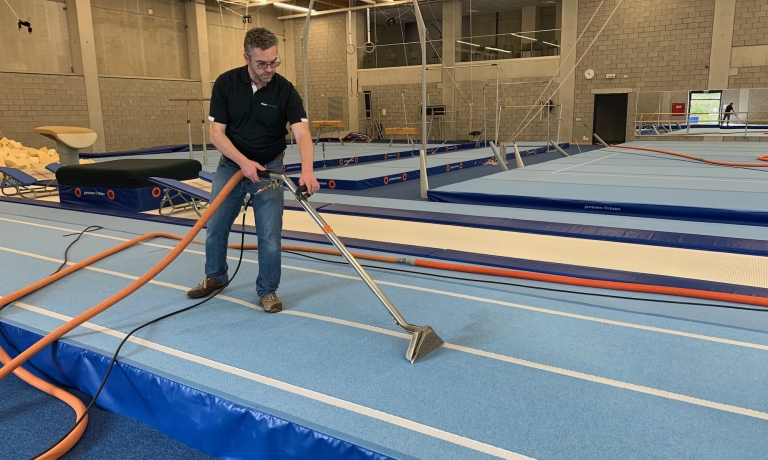 Dieptereiniging turnzaal