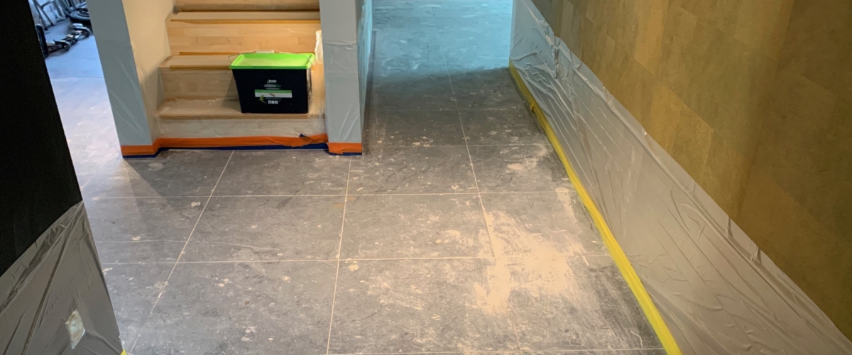 Keramische vloer voor cementsluier verwijdering